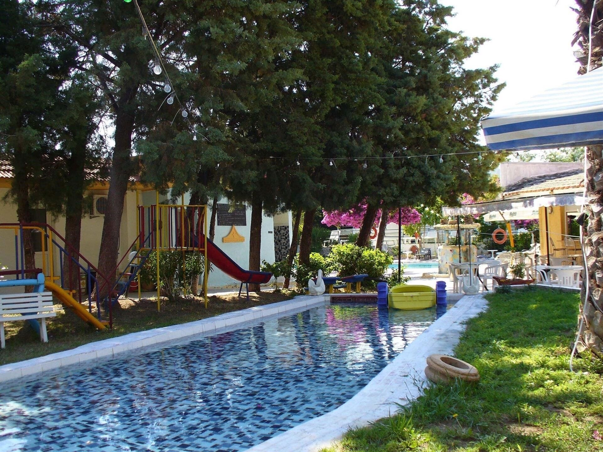 Отель Gnest Apartments апартаменты