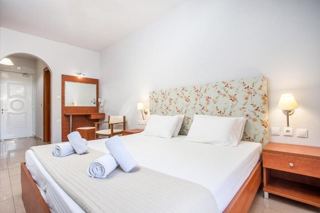 Отель YIANNA STUDIOS (ex. Yianna Studios Apart) апартаменты