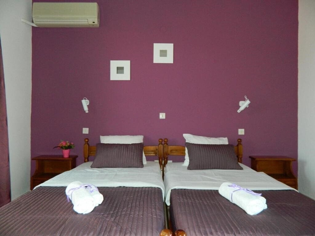 Отель Roseberry Studios 1*