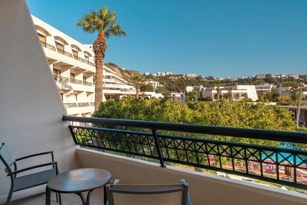 Изображение Smartline Cosmopolitan Hotel (ex. Mareblue) 4*