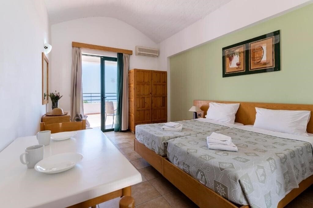 Фото Stella Hotel Pefkos 3*