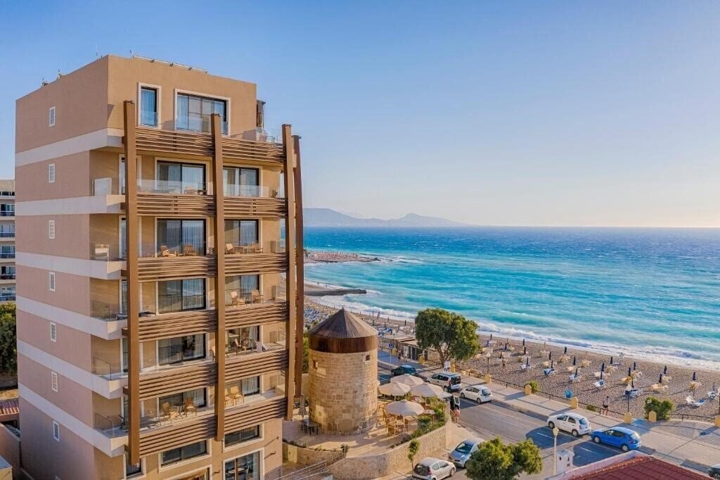 Отель Bellevue On The Beach Suites 5*
