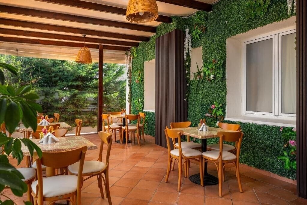 Картинка City Plus Hotel (ex. Costa Park City Hotel) 2*