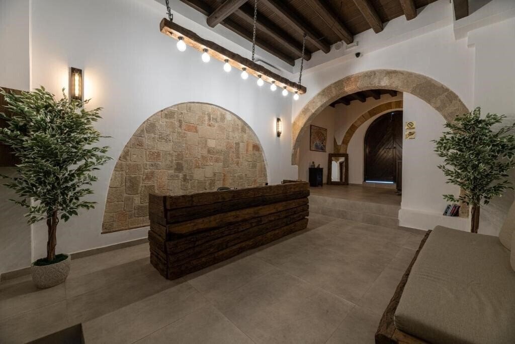 Картинка Ancient Knights Luxury Suites 3*