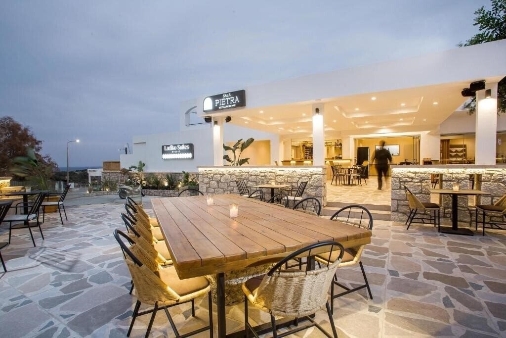 Фотография Ladiko Suites 3*