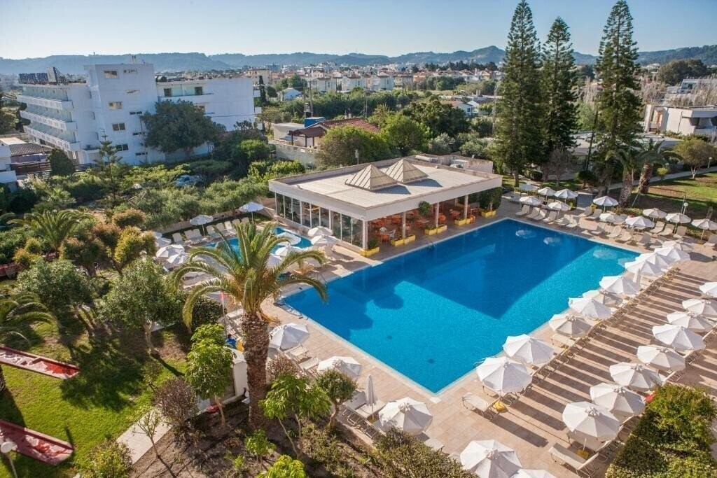 Отель Ialyssos Bay Hotel (ex. Ialyssos Bay Suneo Club Hotel ) 4*