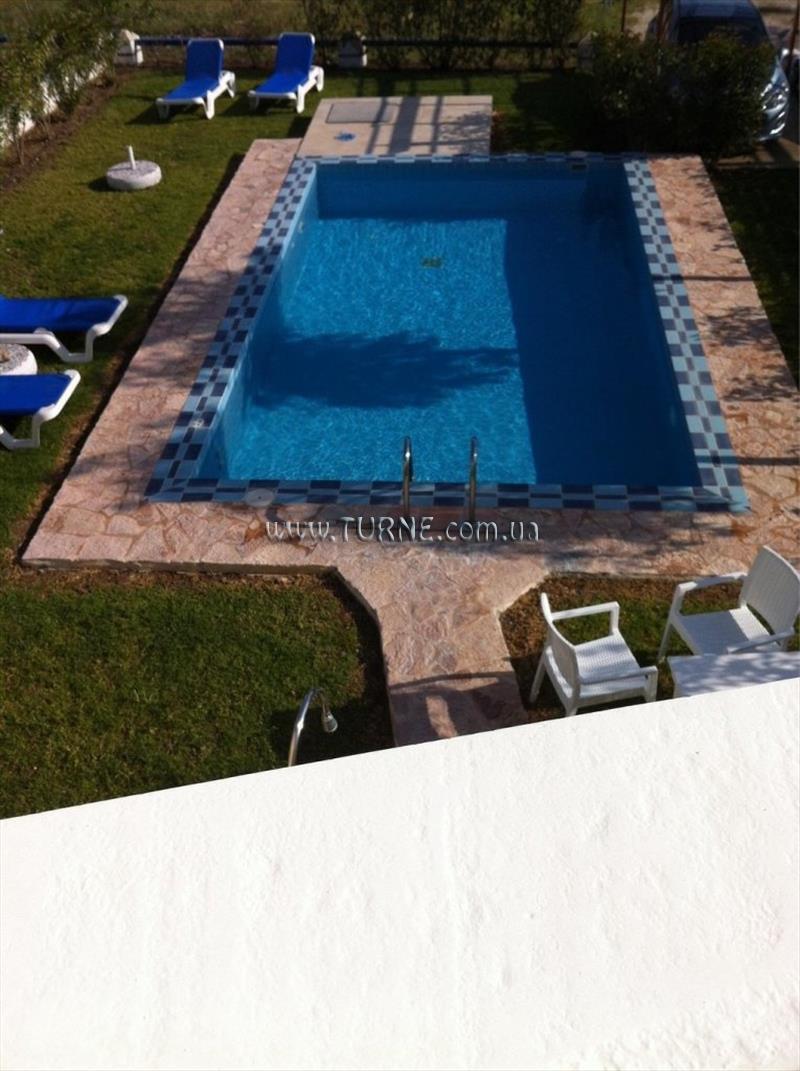 Отель 12 Villas Apts 4*