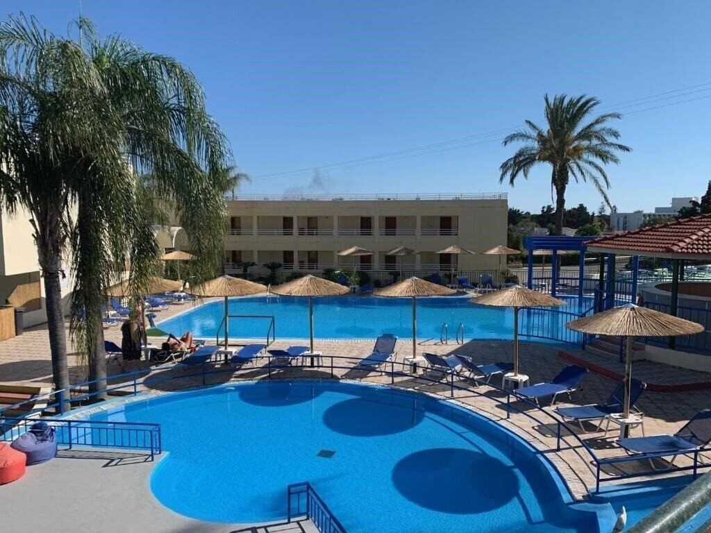 Отель Romanza Mare 3*