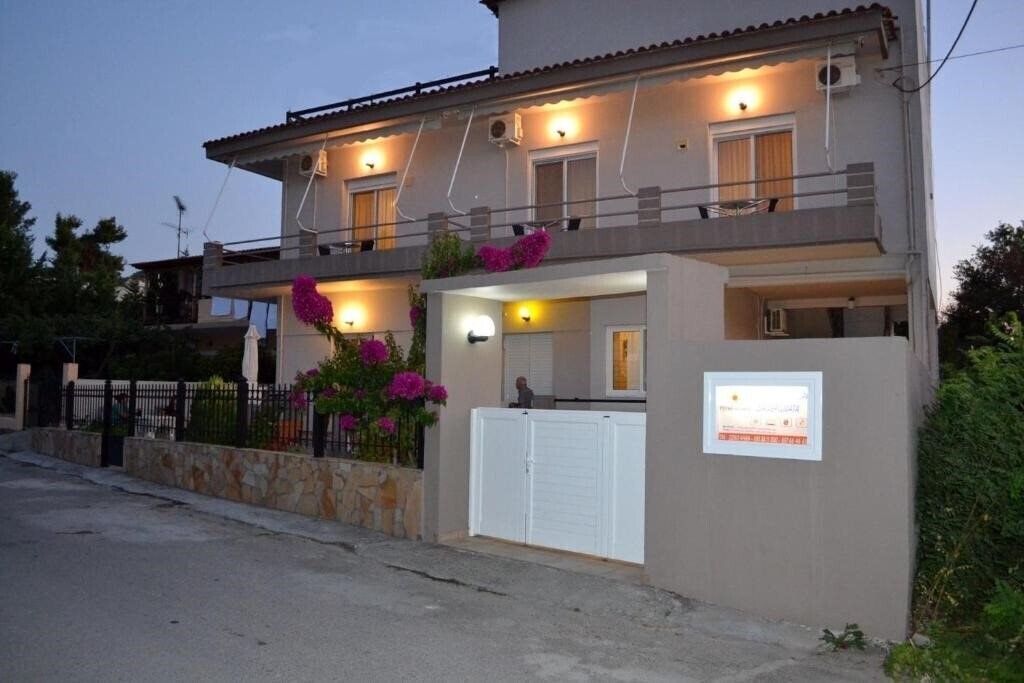 Фотография Pefki Studios 2*