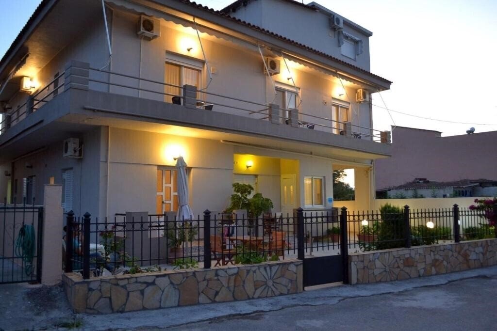 Изображение Pefki Studios 2*