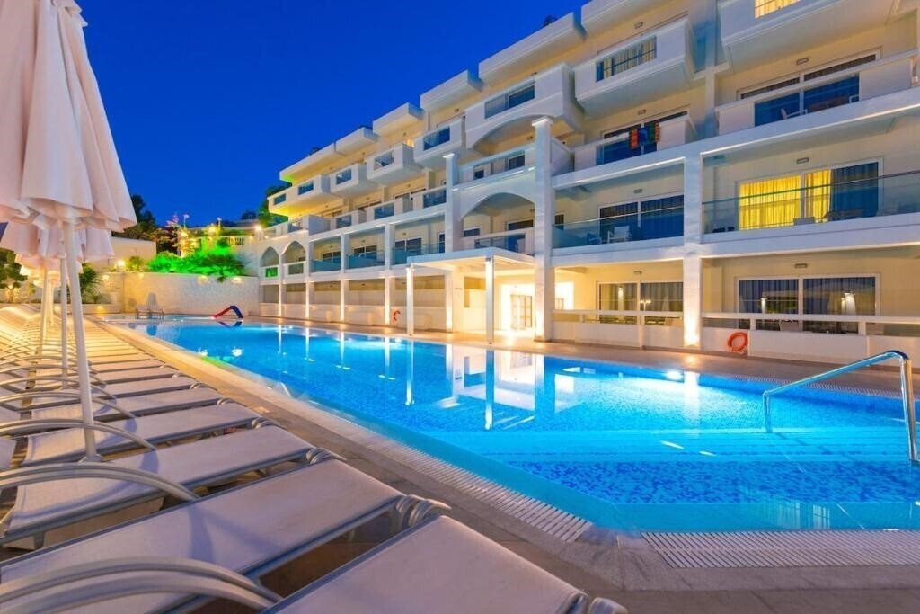 Отель Lindos White Hotel & Suites 4*