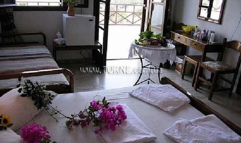 Отель Roussos Beach Hotel 3*