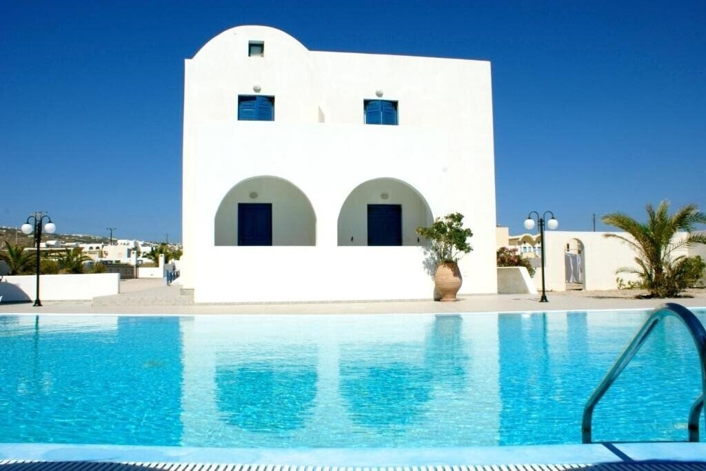 Отель Blue Bay Villas 4*