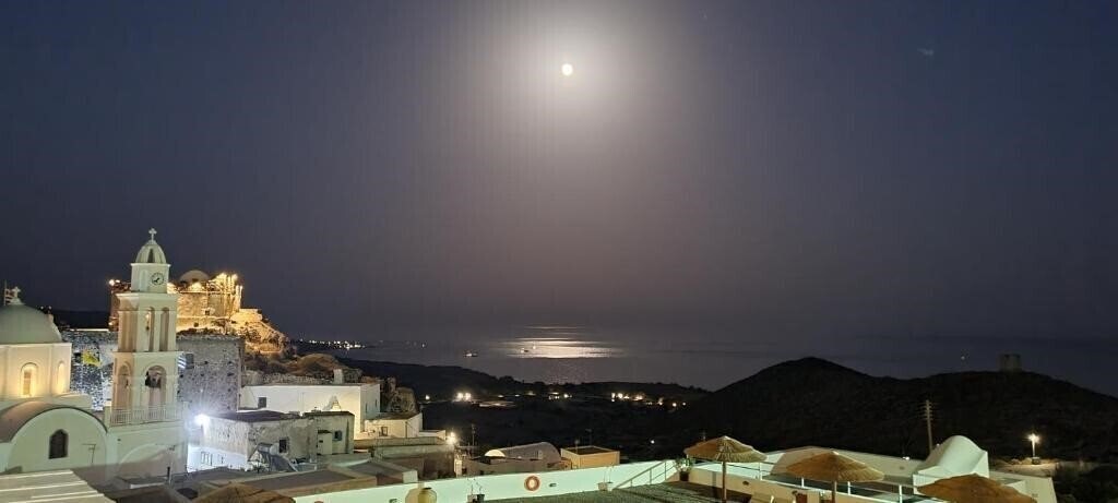 Изображение Thira'S Dolphin 3*