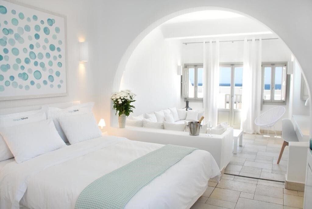 Фото Aqua Blue Hotel Santorini 4*