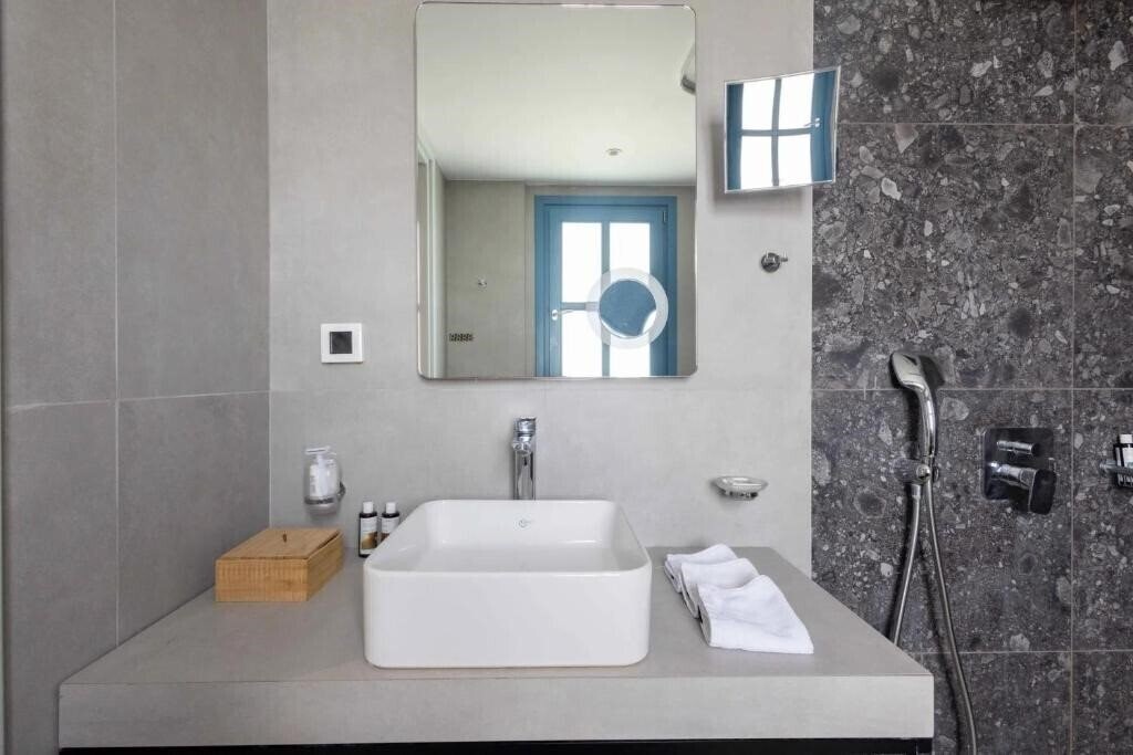 Отель Aeifos Boutique 5*