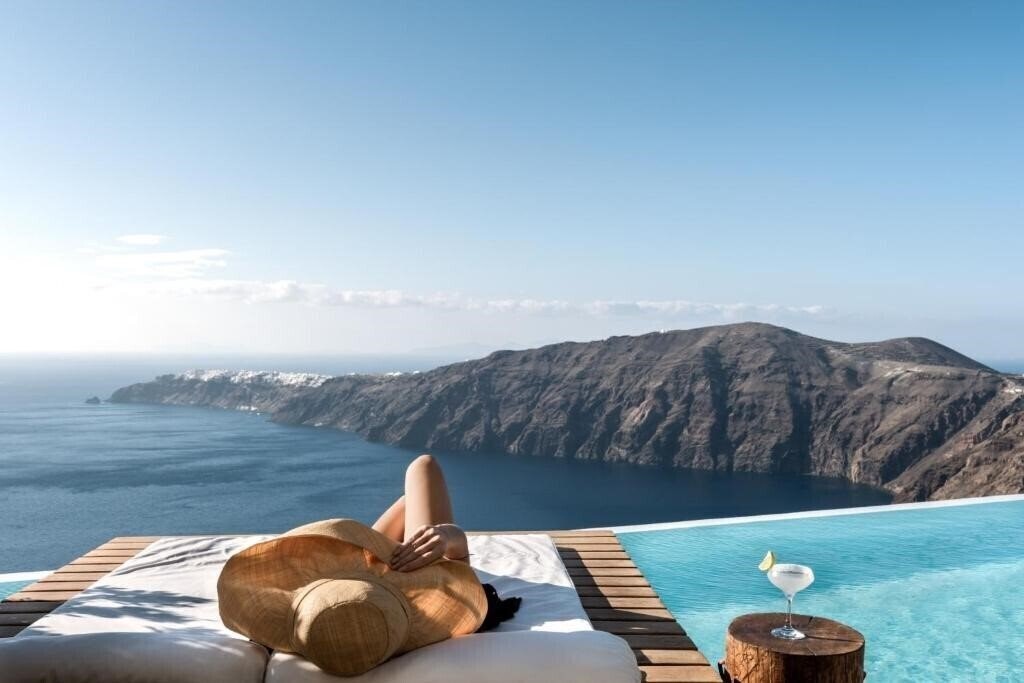 Изображение West East Suites 5*