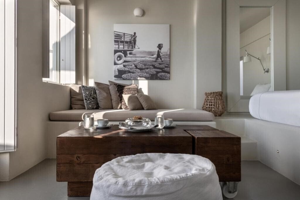 Картинка West East Suites 5*