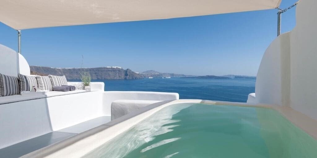 Отель Thirea Suites Oia Sanatorini 4*