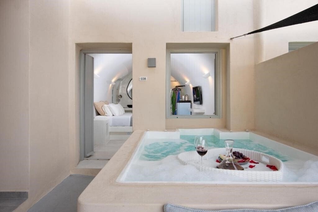 Отель Blackrock Villa 4*