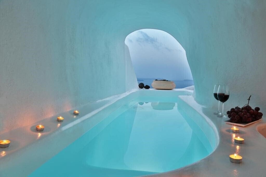 Отель Lava Caves 3*