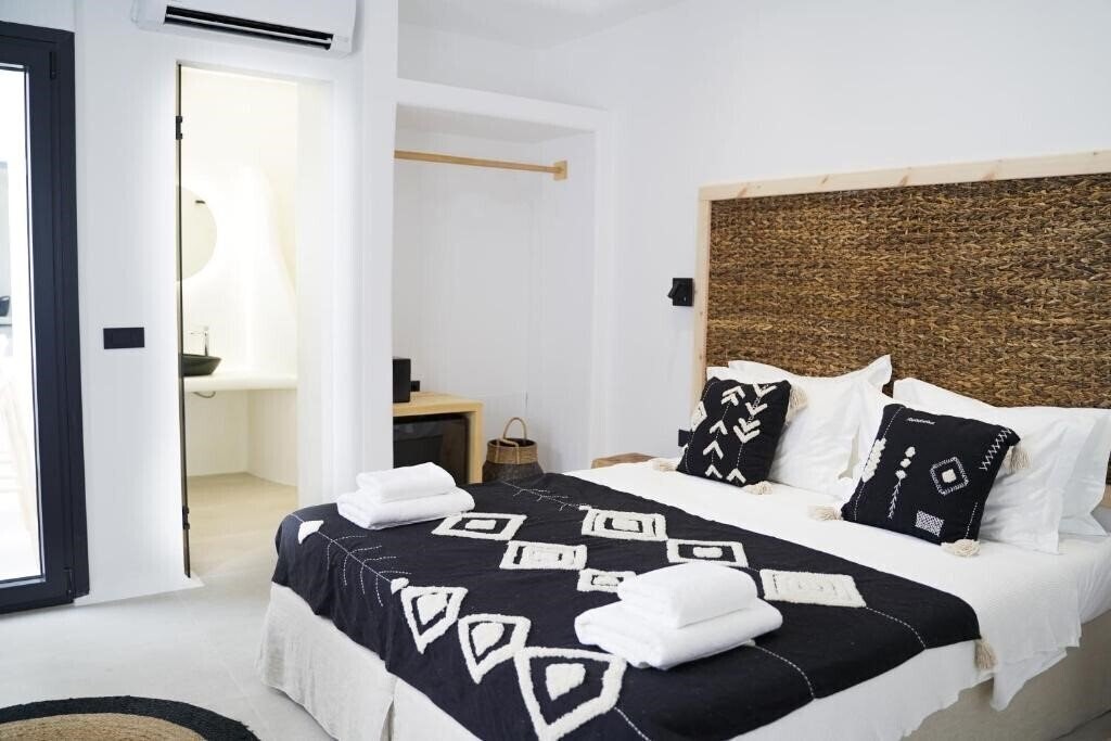 Фото King'S Suites 3*