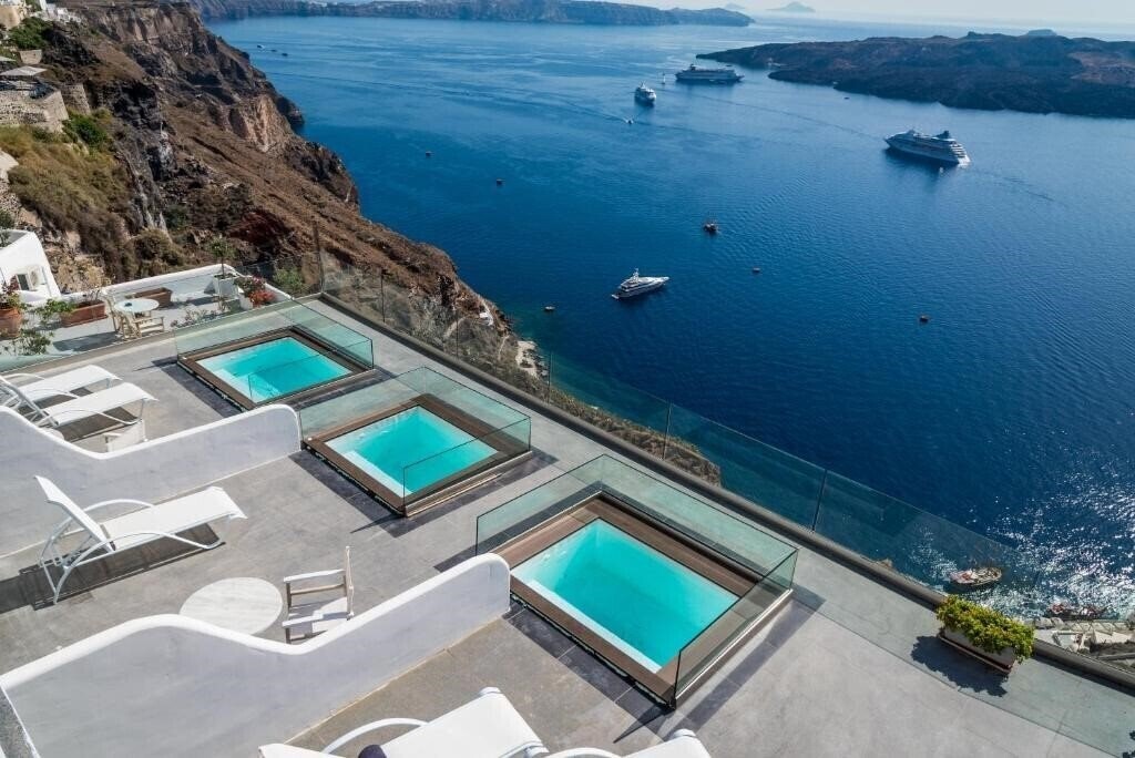 Фото Kratiras View Luxury Suites 3*
