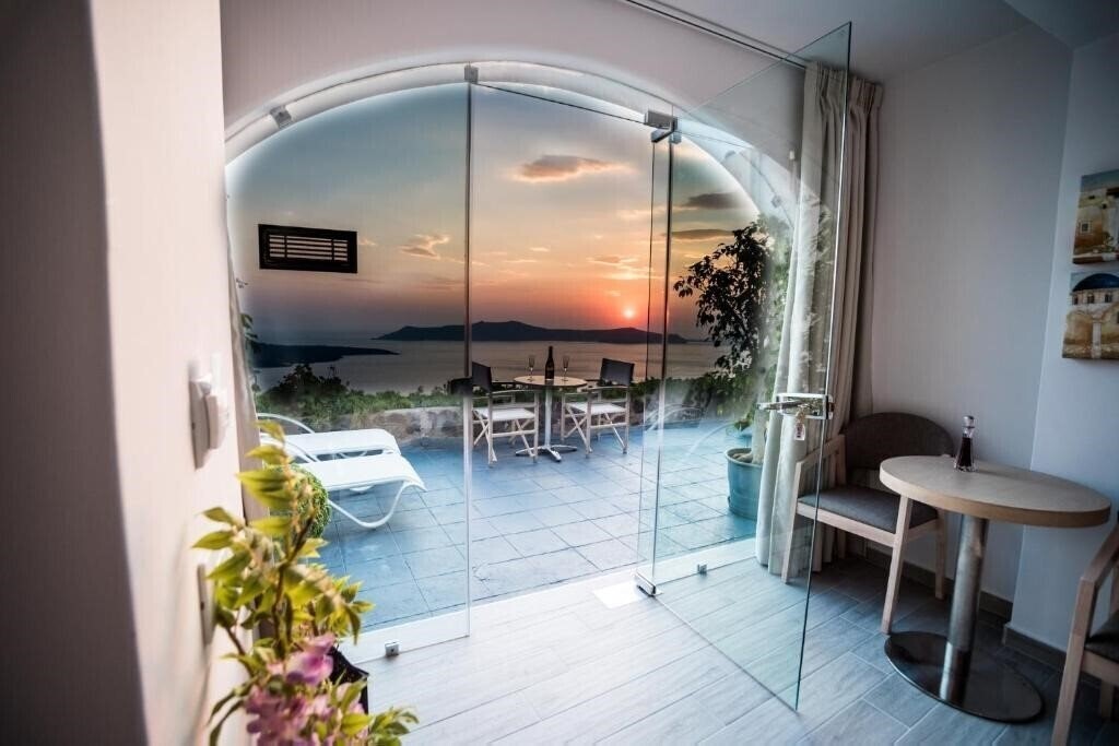 Фотография Kratiras View Luxury Suites 3*