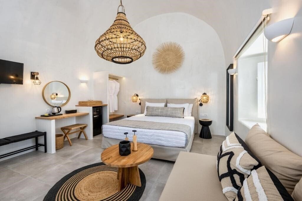 Фотография Hill Suites Santorini 3*
