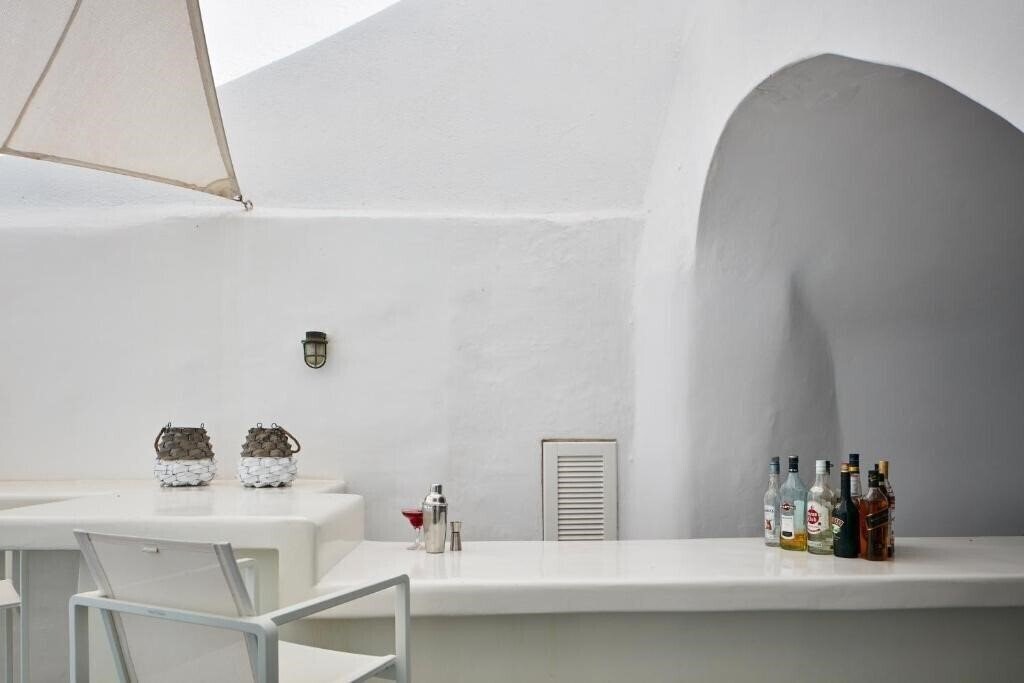 Изображение Cliff Side Suites 4*