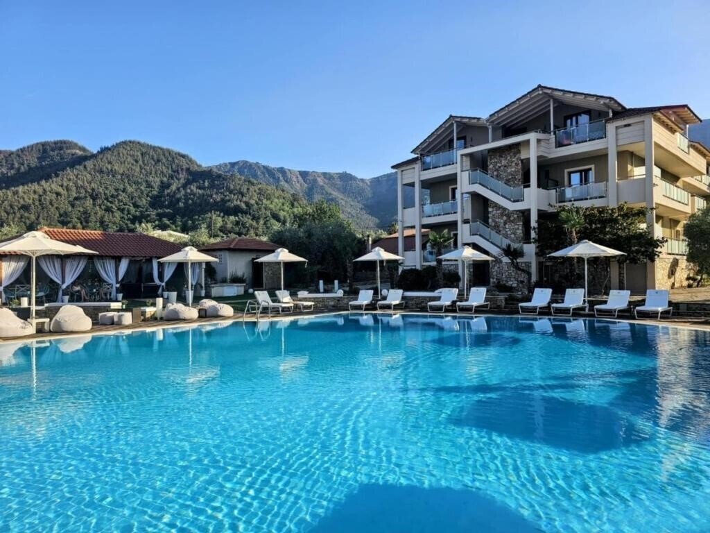 Отель Korina Hotel 3*