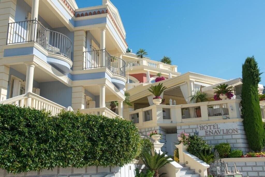 Отель Enavlion Hotel 3*