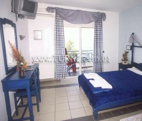 Отель Thalassies Hotel 3*
