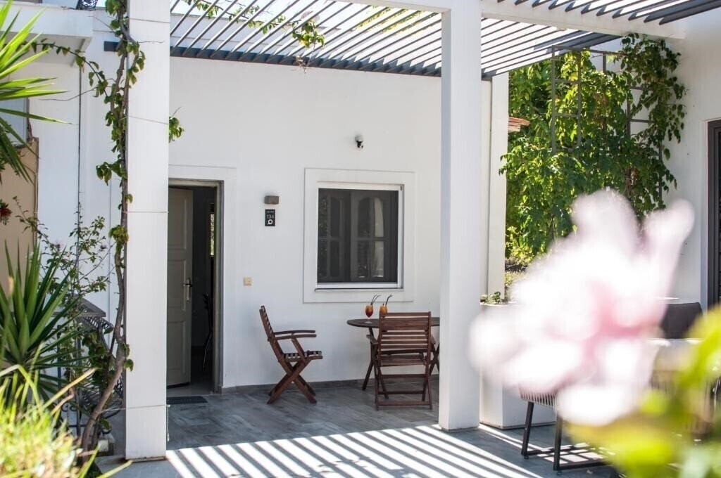 Отель Sunny Garden Hotel 3*
