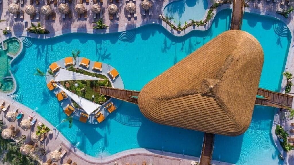 Отель Letsos Hotel 3*