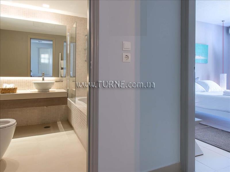 Фото The Bay Hotel & Suites 5*