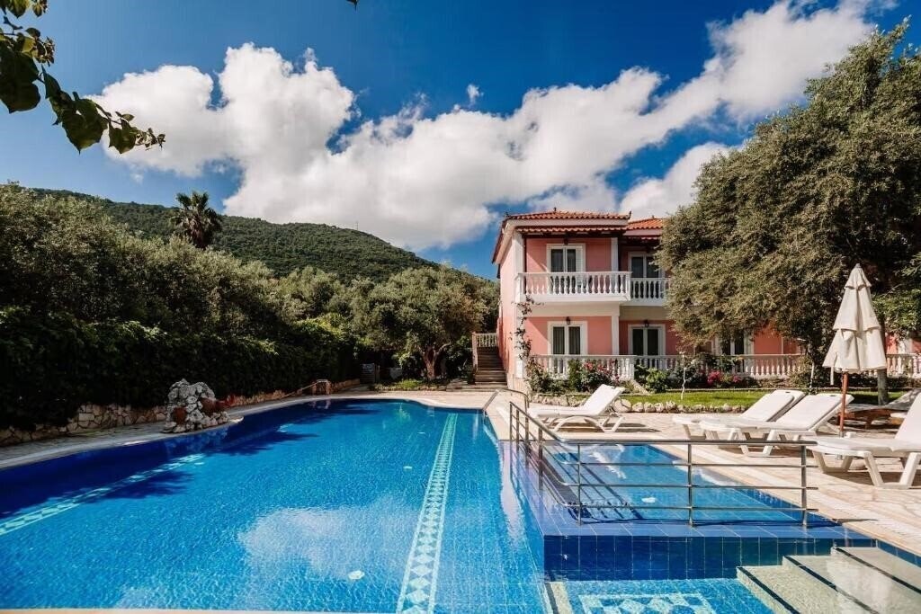 Фотография Kyprianos Apartments 3*