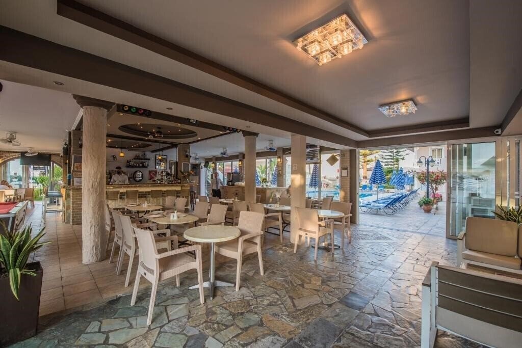 Картинка Planos Beach 4*