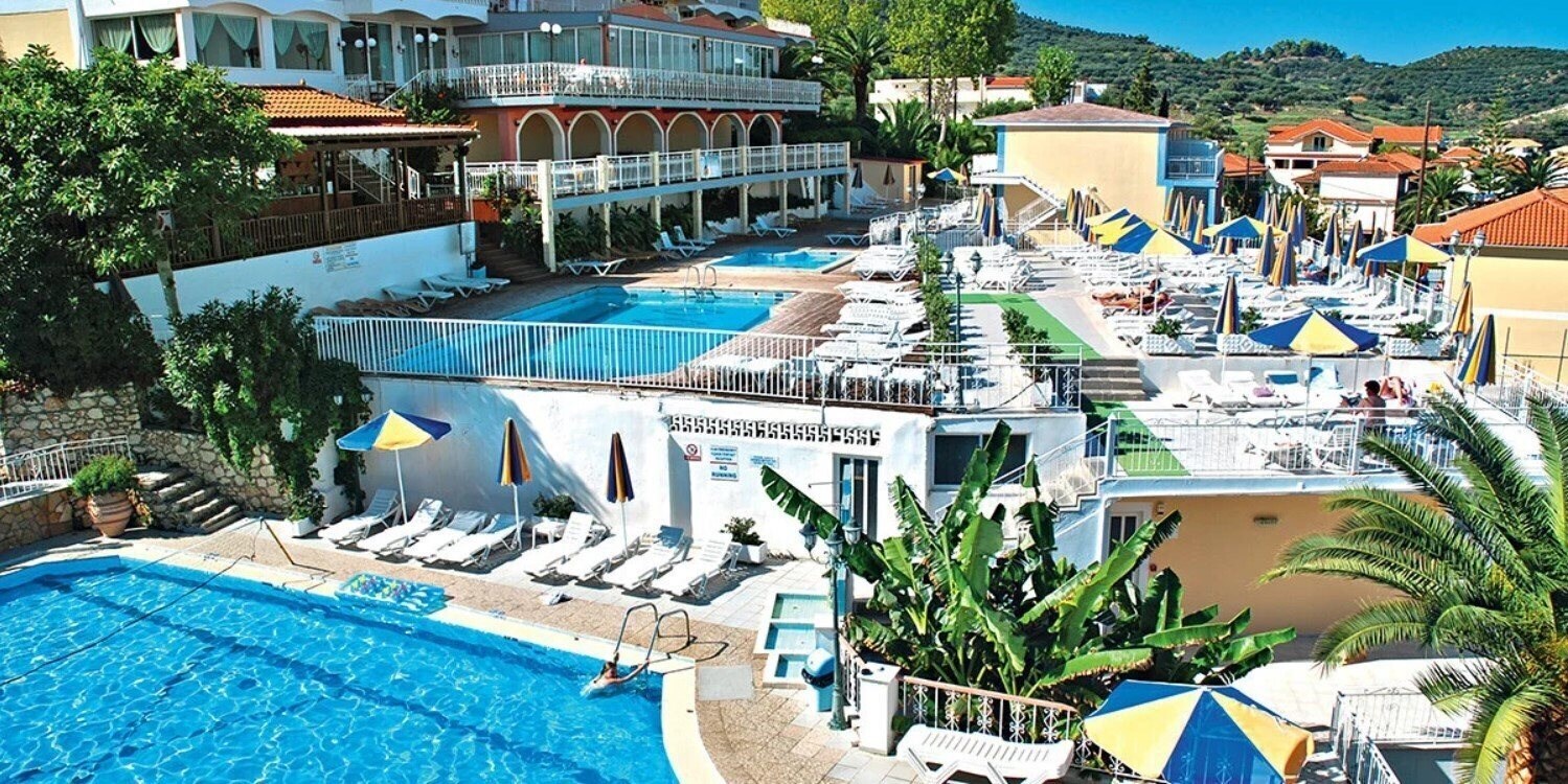 Отель Commodore Hotel 3*