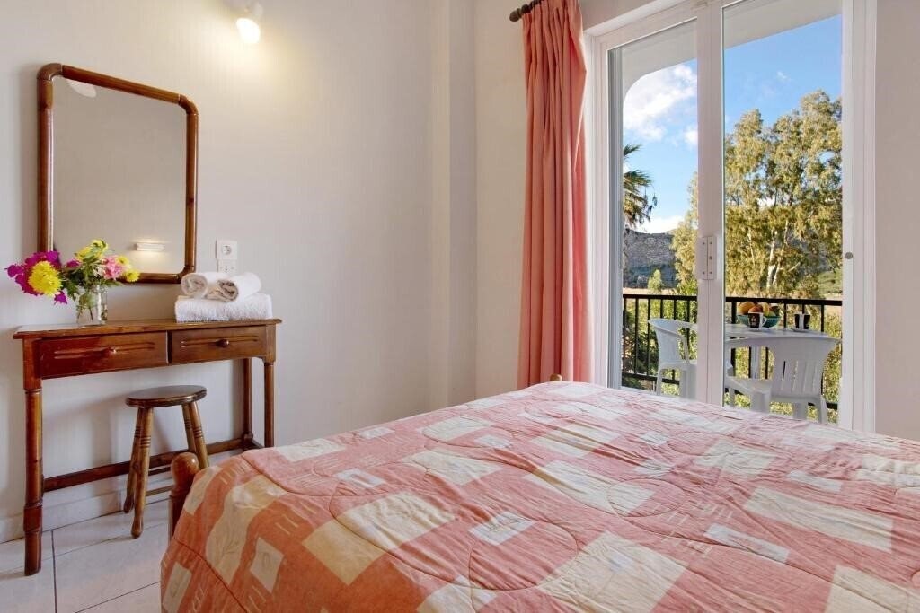 Фото Dolphins Studios 2*