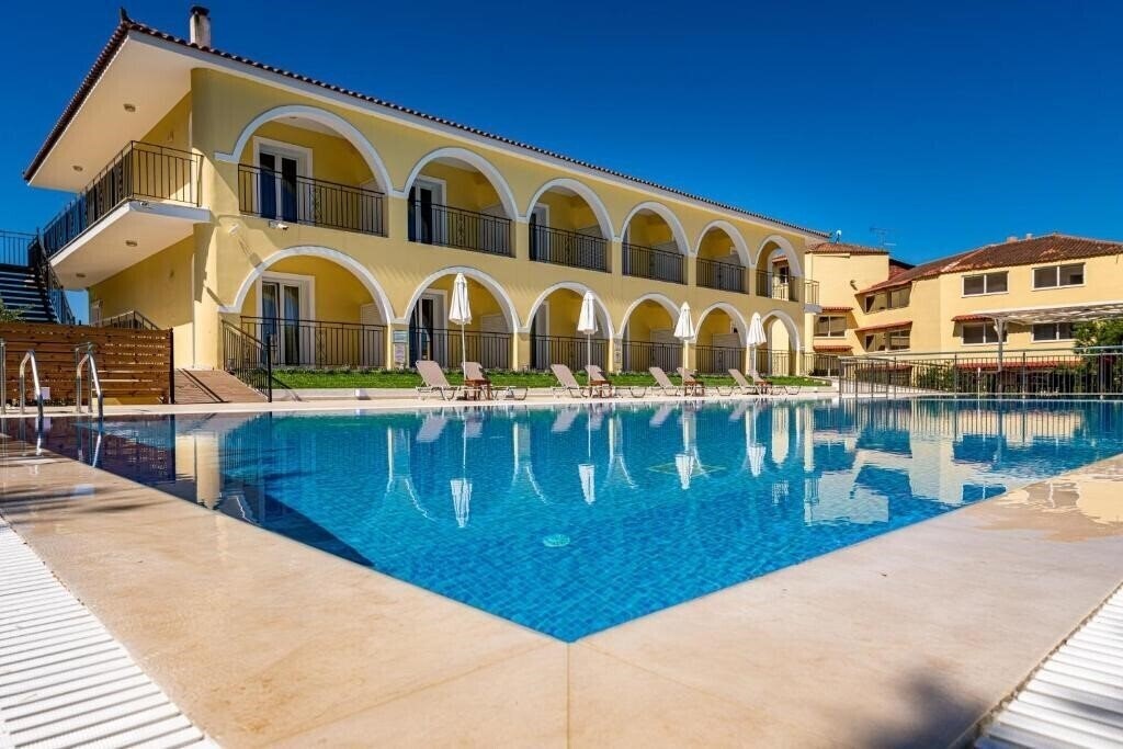 Отель Varres Hotel 3*