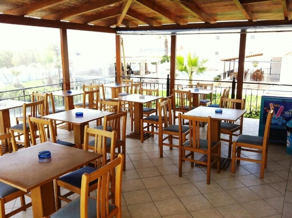 Изображение Andreolas Beach Hotel 2*