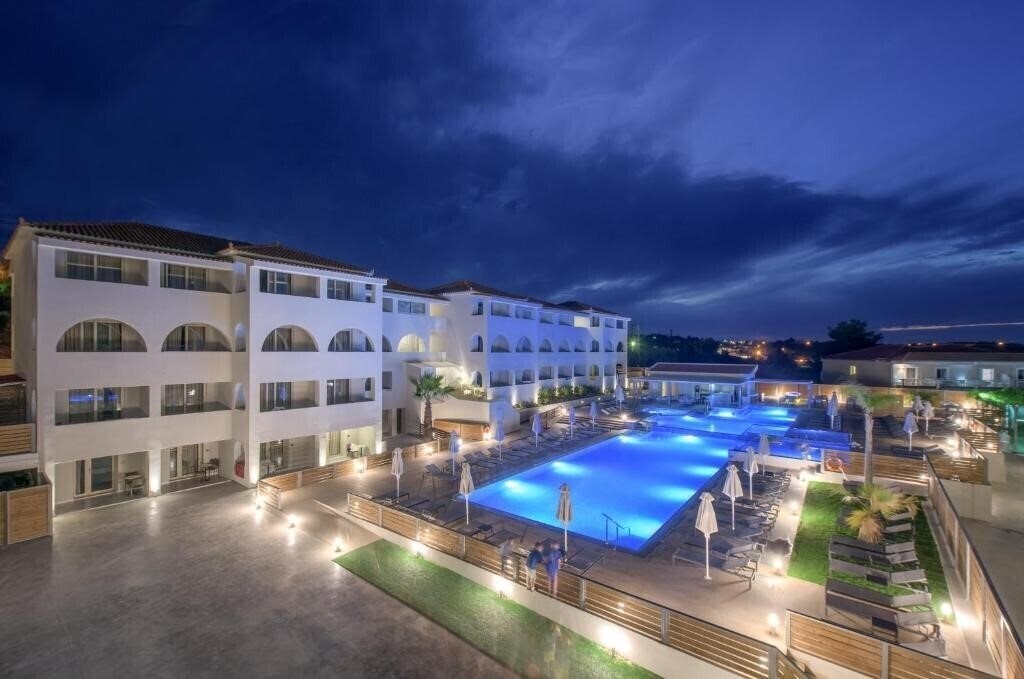 Отель Azure Resort & SPA 5*