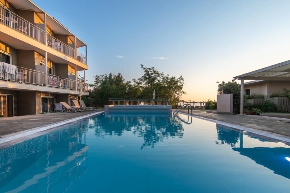 Отель Locanda Beach Hotel 4*