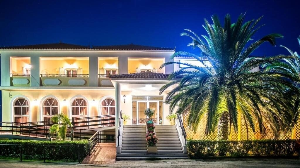 Фото California Beach 4*