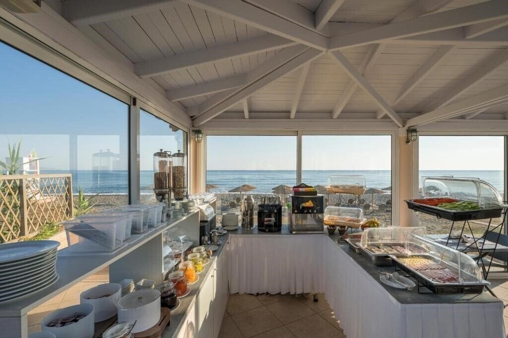 Фотография Caretta Beach (Kalamaki) 4*