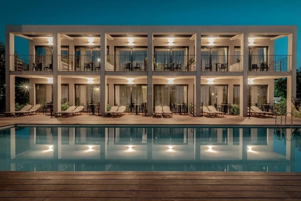 Отель New Beach 4*