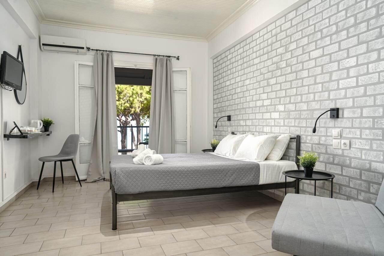 Отель Arion Sea Front Apartments 3*