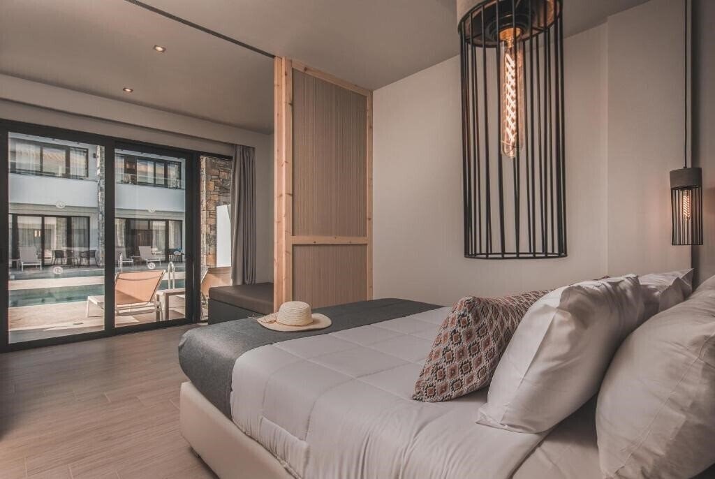 Фото Cavo Suites 4*