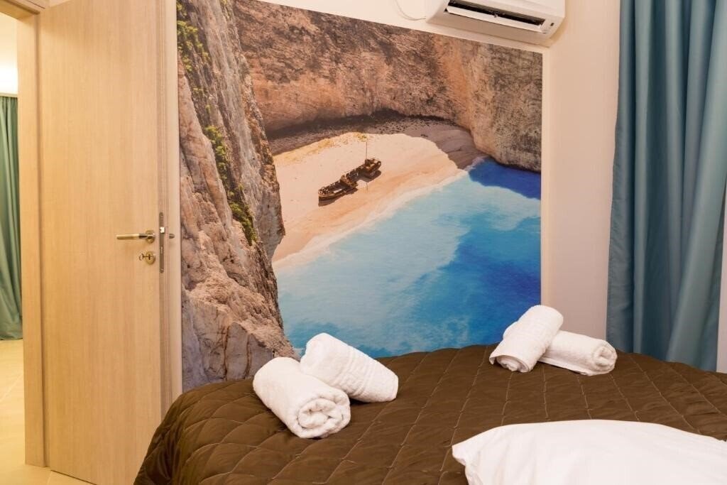 Фото Laura Beach House 3*